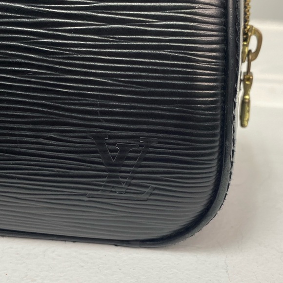Vintage Louis Vuitton Jasmine Black Epi Leather - Picture 15 of 16